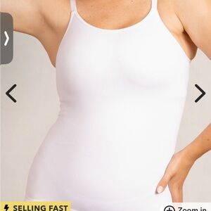 Shapermint Essentials All Day Every Day Scoop Neck Cami